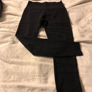 Lululemon high times tech mesh wunder under!